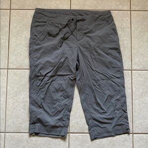 Columbia Women’s Gray Capris Size 12